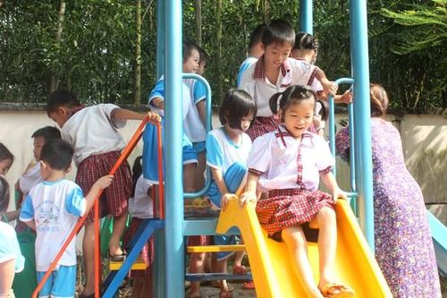 Bàn giao 2 khu vui chơi cho thiếu nhi tại huyện Vĩnh Cửu