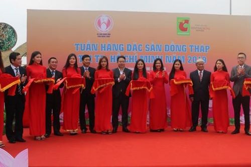 Khai mạc tuần hàng đặc sản Đồng Tháp tại thành phố Hồ Chí Minh