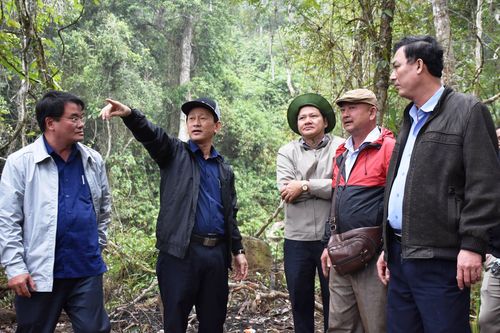 Bí thư Tỉnh ủy khảo sát tình hình phát triển kinh tế-xã hội ở Kon Pne và Đăk Rong