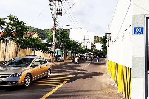 Khó… đặt tên đường