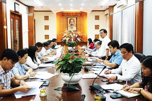 Góp ý dự thảo Báo cáo chính trị của Ban Chấp hành Đảng bộ tỉnh
