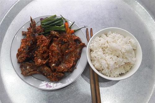 Đậm đà mắm cá đồng ngày mưa
