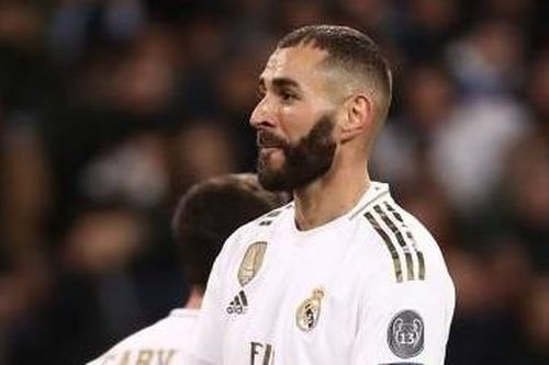 Benzema vượt huyền thoại Puskas để tạo cột mốc ghi bàn mới ở Real