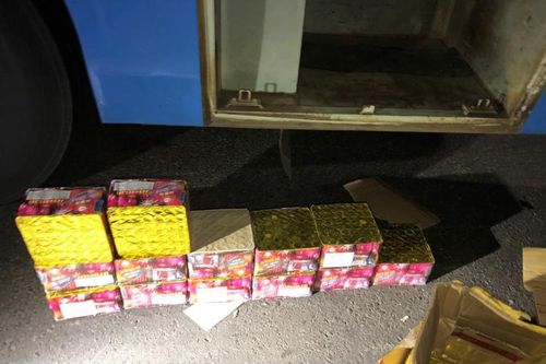 Đắk Lắk: Phát hiện xe khách vận chuyển gần 50kg pháo lậu