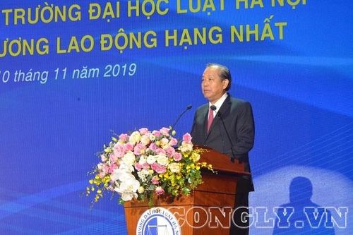 Trường ĐH Luật Hà Nội đón nhận Huân chương lao động hạng Nhất