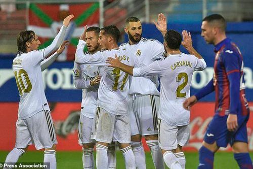 Benzema chói sáng, Real Madrid đại thắng '4 sao'