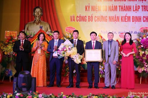 Trường CĐSP Nghệ An được trao Chứng nhận kiểm định chất lượng cơ sở giáo dục