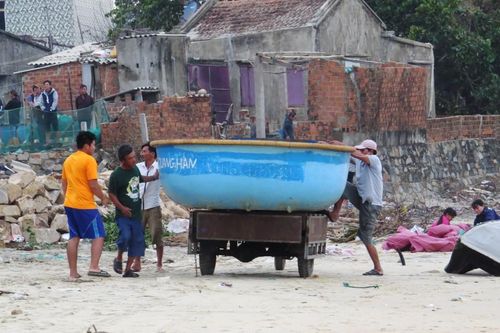 Phú Yên, Khánh Hòa: Chủ động di dời hàng ngàn người dân ra khỏi vùng nguy hiểm trước khi bão số 6 đổ bộ