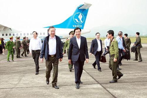 Bộ trưởng Bộ Công an Tô Lâm thăm và làm việc tại Điện Biên