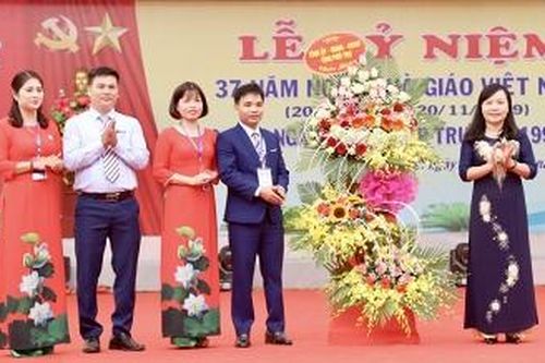 Trường THPT Yển Khê kỷ niệm 20 năm thành lập