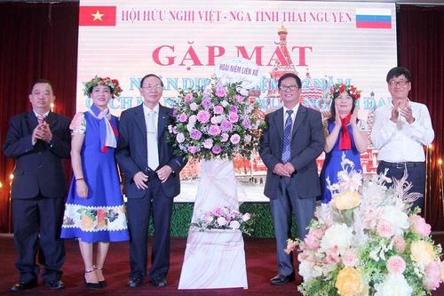 Gặp mặt nhân kỷ niệm 102 năm Cách mạng Tháng Mười Nga