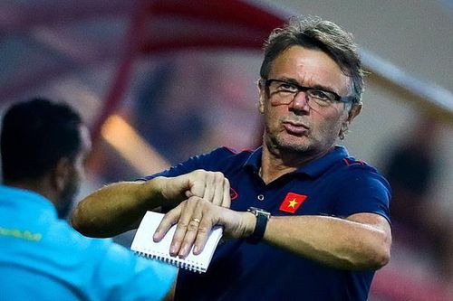 HLV Troussier đưa U19 Việt Nam đi Pháp đá giao hữu