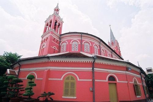 Chiêm ngưỡng 'Nhà Thờ Hồng' điểm sống ảo của giới trẻ Sài Thành