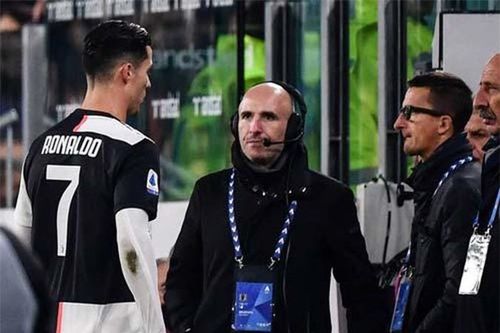 Ronaldo bỏ về trước khi trận đấu kết thúc, Sarri vẫn nói lời cảm ơn