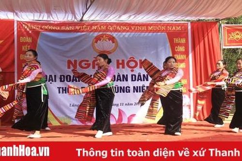 Phó Chủ tịch UBND tỉnh Phạm Đăng Quyền dự ngày hội Đại đoàn kết toàn dân tộc với nhân dân thôn Đủ, xã Lũng Niêm