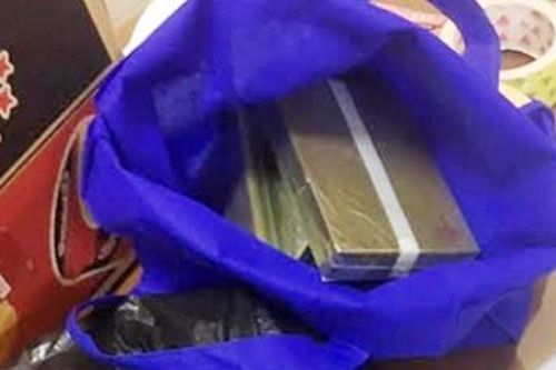 Cô giáo vận chuyển 5 bánh heroin, hối lộ 1 tỉ đồng nhưng không thoát