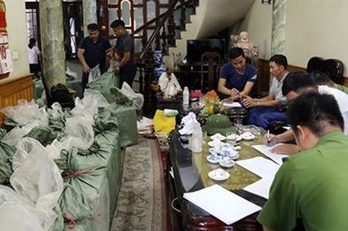 Thu gần 1 tấn pháo nổ ở 3 nhà dân