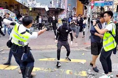 Cảnh sát bắn người biểu tình Hong Kong, bạo động lan rộng