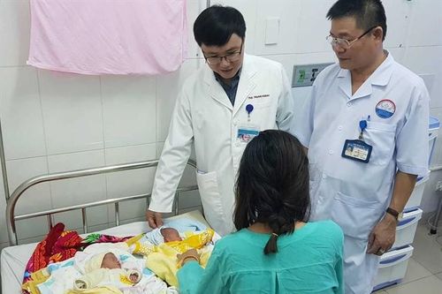Quảng Trị: Cặp song sinh đầu tiên chào đời bằng thụ tinh nhân tạo