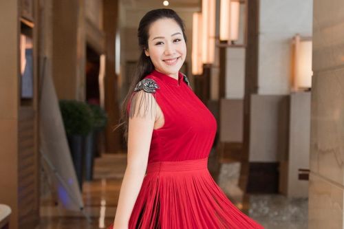 Hoa hậu Ngô Phương Lan chưa lấy lại vóc dáng sau sinh