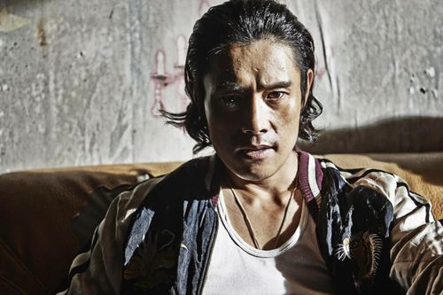 Lee Byung Hun đóng hai phim về thảm họa