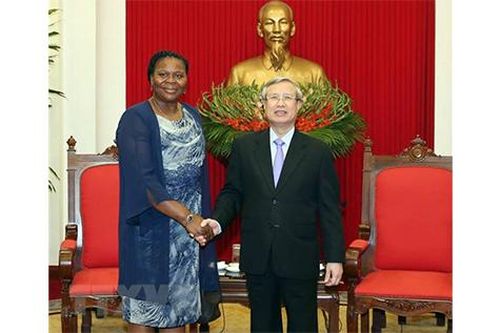 Việt Nam luôn coi trọng phát triển quan hệ với Mozambique