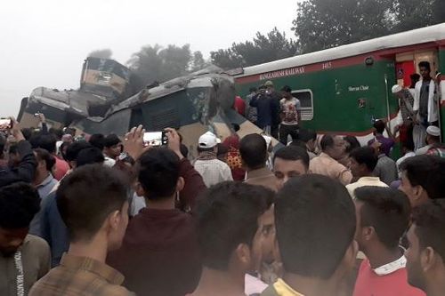 Bangladesh: Hai tàu hỏa đâm trực diện, ít nhất 16 người chết