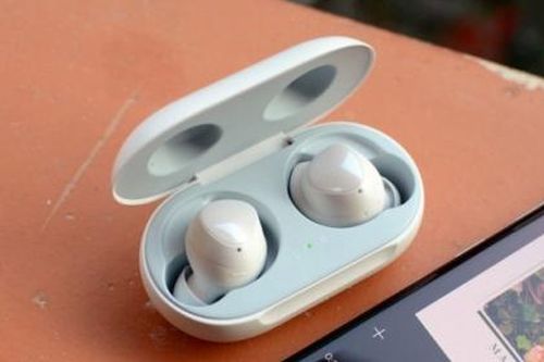 Đối thủ của AirPods Pro cũng trang bị chống ồn chủ động