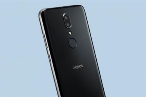 Sharp AQUOS V máy tầm trung, nhưng lại trang bị chip cao cấp của năm 2017