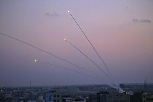 Các tay súng Palestin bắn nhiều rocket vào lãnh thổ Israel