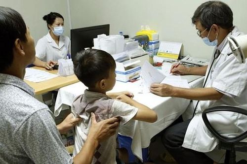 Những dấu hiệu trẻ đã mắc bệnh nặng cần phải đi khám