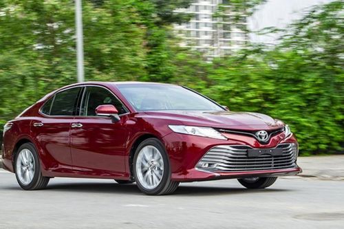 Gần nghìn người chi tiền tỷ mua Toyota Camry 2019 trong tháng 10/2019