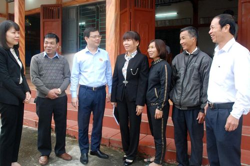 Đồng chí Chủ tịch HĐND tỉnh Nguyễn Văn Sơn tiếp xúc cử tri xã Thái Long