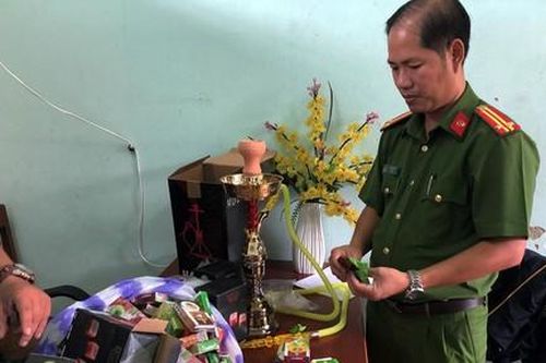 Nhập lô hàng 'khủng' từ Trung Quốc về cung cấp cho vũ trường