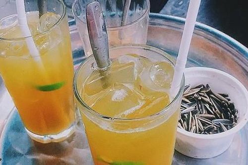 Loại đồ uống 'đánh bại' trà sữa và đang 'làm mưa làm gió' khắp nẻo đường nhưng tuyệt đối ghi nhớ những lưu ý này khi uống