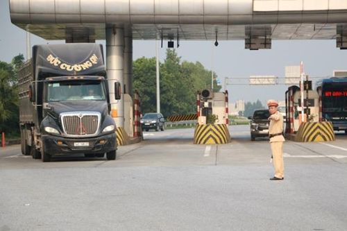 Nhiều lái xe vi phạm uống rượu bia, buôn ma túy trên các tuyến cao tốc