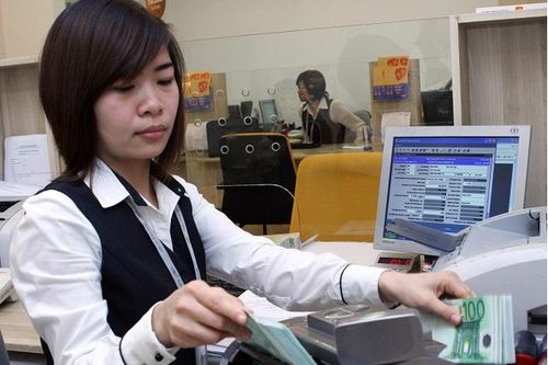 Vốn ngoại chảy mạnh vào ngân hàng