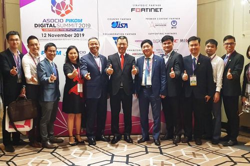 Ba đại diện Việt Nam được trao giải thưởng ASOCIO 2019