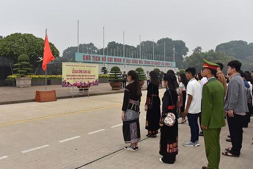 Tuyên dương học sinh, sinh viên, thanh niên DTTS xuất sắc, tiêu biểu năm 2019