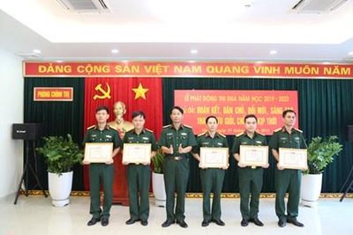 Vươn lên nhờ không ngừng tự học, tự rèn