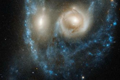 Sửng sốt 'khuôn mặt ma' trong không gian lọt ống kính Hubble