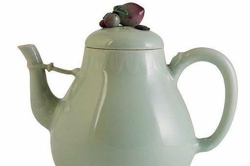 Ấm trà từ thế kỷ 18 có giá hơn 29 tỷ đồng gây kinh ngạc giới mua bán đồ cổ