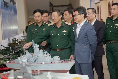 Chú trọng triển khai chương trình khoa học về không gian mạng và không gian vũ trụ