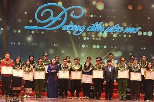 Vinh danh 120 học sinh, sinh viên, thanh niên dân tộc thiểu số tiêu biểu