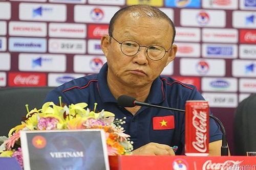 Khả năng đá chính của Công Phượng, Văn Hậu trận gặp UAE