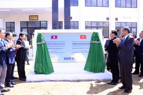 Bàn giao trường Trung học Dakchueng-công trình do BIDV tài trợ