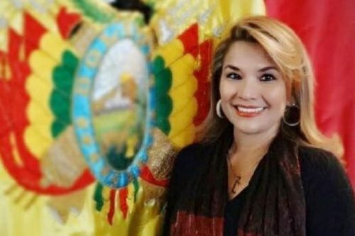Chân dung nữ Tổng thống lâm thời Bolivia