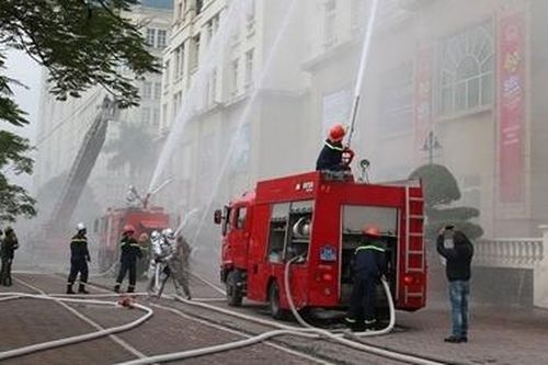 Việt Nam mới chỉ chữa cháy được đến tầng 20!