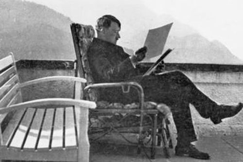 Giấc mơ làm họa sĩ của... Adolf Hitler