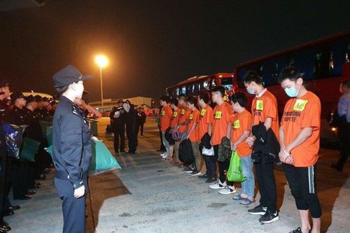 Philippines trục xuất hơn 300 người Trung Quốc